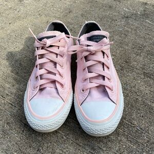 Converse Women’s Pink Low Top Chuck Taylor Sneakers- Size 6